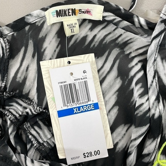 Miken Coverup Womens XL Black White NWT Zig Zag Pattern Embroidered Sheer Poncho - Picture 12 of 16